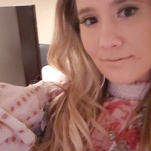 Meet your Posher, Leslie